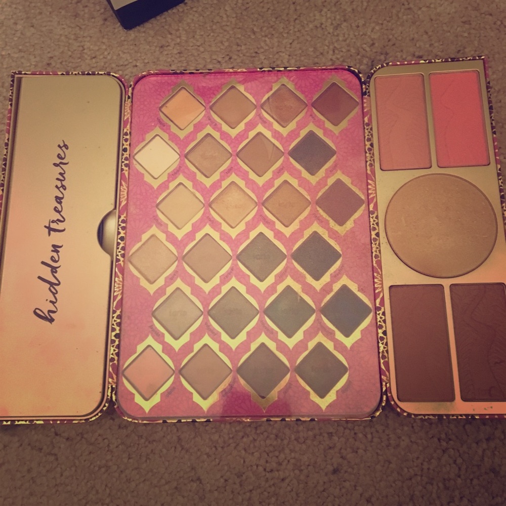 Tarte full makeup book eye shadow highlight etc